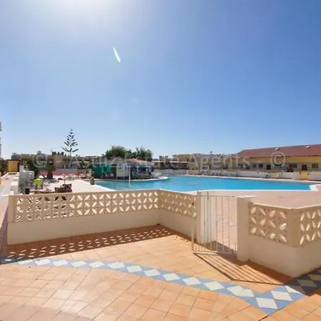 Marina Palace Vista Piscina 阿德耶