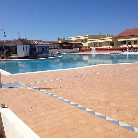 Marina Palace Vista Piscina * 阿德耶